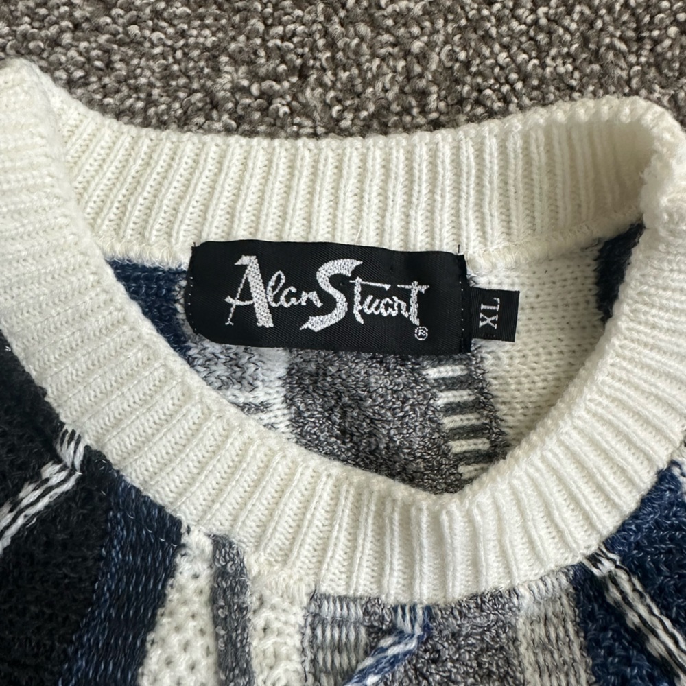 Alan Stuart Blue and Gray Patterned Sweater - image 3